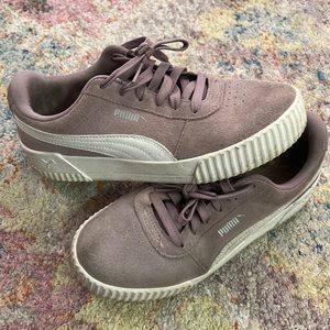 Puma sneakers purple and white